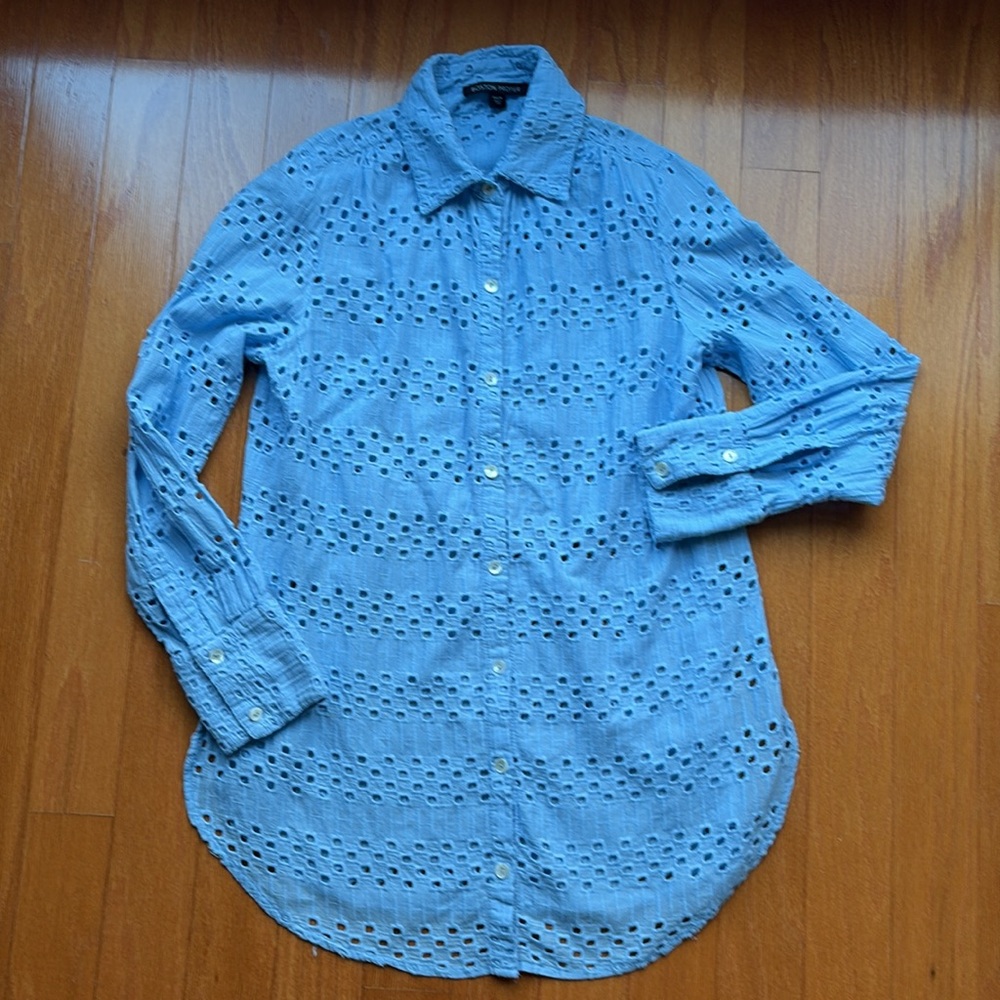 Eyelet over the top top